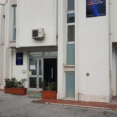 Πανσιόν La Dea 3*